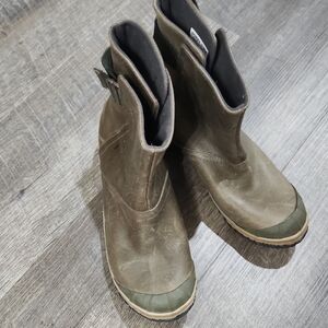 Sorel Waterproof Women's Khaki Green Winter Boots